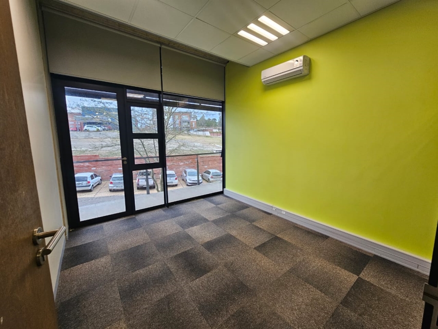 To Let commercial Property for Rent in Beacon Bay North Eastern Cape